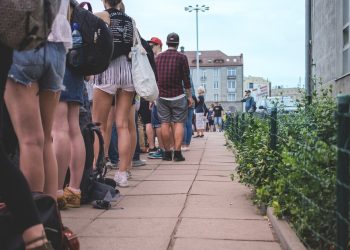 Un joven británico revela cómo consigue ganar hasta 200 dólares al día sin hacer prácticamente nada