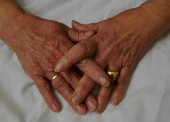 Por no prestarle 20 dólares estranguló a su vecina de 84 años