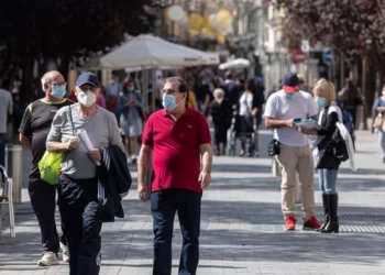 España eliminará la obligación de usar mascarilla al aire libre