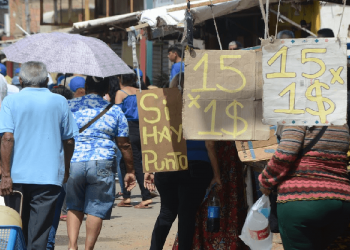 El 70% de las operaciones monetarias en el país se realiza en dólares