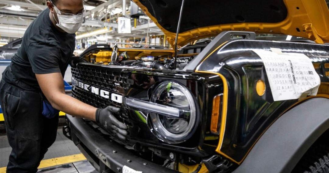 Ford aminora marcha de su producción en Norteamérica por la escasez de chips