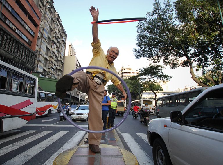El señor de los hula hula reina en La Candelaria