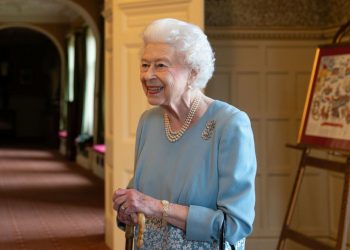 La reina Isabel II tiene COVID-19