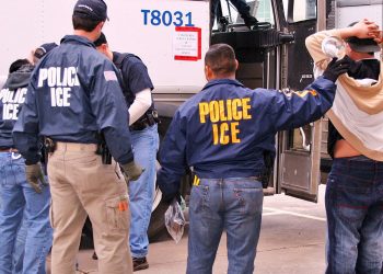 Venezolanos en EE. UU. son deportados a Colombia bajo el Título 42