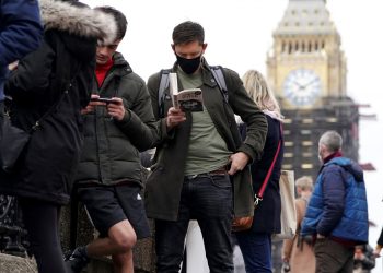 Reino Unido levanta todas las restricciones contra COVID 19: Adiós al aislamiento de positivos