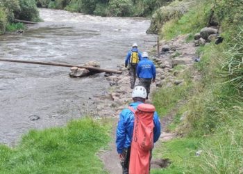 Pareja de migrantes venezolanos muere al cruzar el río Carchi en Ecuador