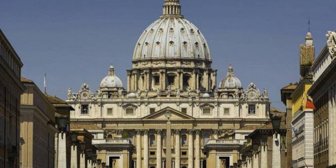 Sacerdote francés condenado por abusos sexuales acudió a simposio en Vaticano