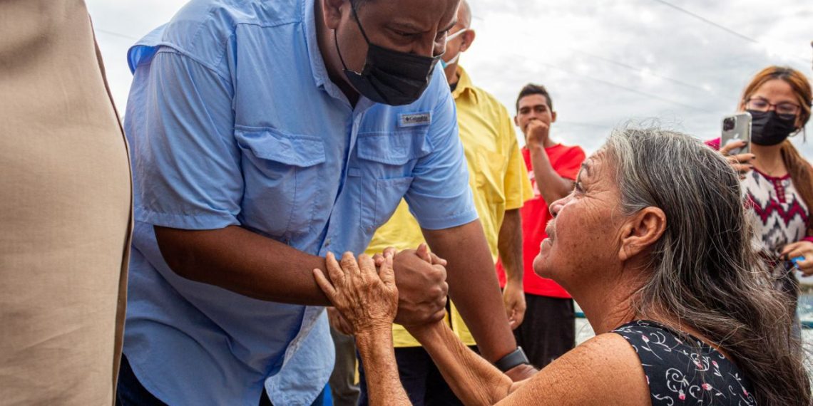 Alcalde Ramírez acompaña a pescadores tras recorrido por costas de Maracaibo
