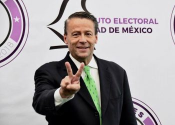 Alfredo Adame pedirá en adopción a la hija de la pareja que lo atacó