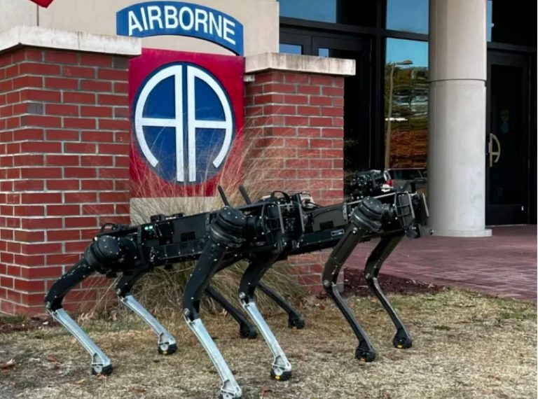 EEUU anunció que considera desplegar a perros robot en la frontera con México