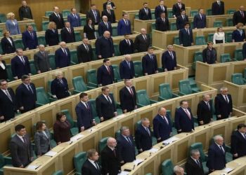 Senado ruso autoriza enviar tropas de apoyo a territorios separatistas de Ucrania