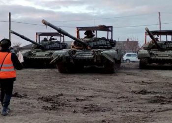 Rusia retira parte de sus tropas en la frontera de Ucrania y un alto cargo de Exteriores insinúa que no habrá guerra