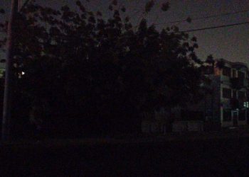 Vecinos de Amparo esperan ayuda con el transformador dañado