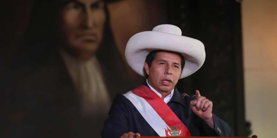 Oposición peruana quiere destituir a Pedro Castillo de la Presidencia