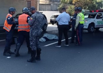 Hombre cayó del puente que conecta Quinta Crespo con El Paraíso