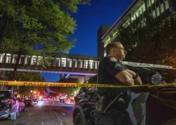 Seis muertos por tiroteo en las afueras de club nocturno en California