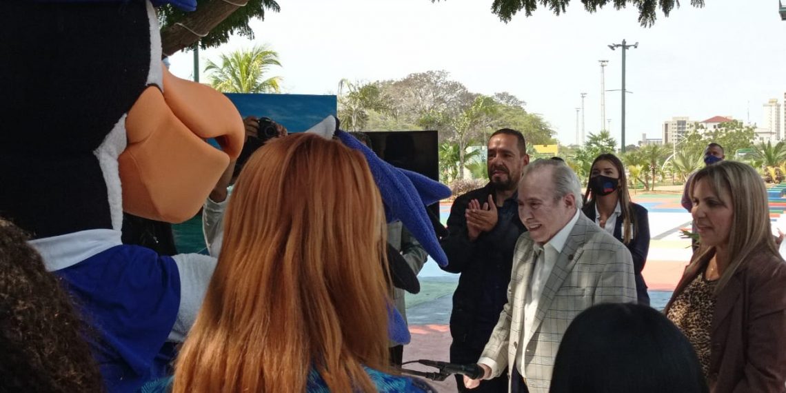 Oscar Belloso Medina es reconocido como PERSONALIDAD AQUATICA