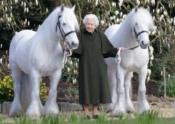 La reina ISABEL II celebra su cumpleaños en privado