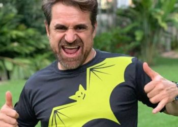 Vea a RAFAEL LACAVA atendiendo a su gente con DRACUFEST incluído