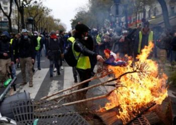 Elecciones de francia: 2 muertos y un herido tras las manifestaciones contra Macron en París