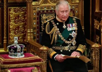 Príncipe Carlos reemplaza por primera vez a Isabel II en el altamente simbólico «discurso del trono»