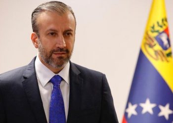 El Aissami ratifica normalidad en operaciones de la refinería Cardón tras incendio