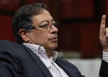 Gustavo Petro mantiene ventaja en sondeos electorales de Colombia
