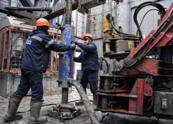 La Unión Europea evalúa cese «gradual» de compras de gas y petróleo a Rusia