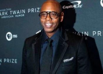 El comediante Dave Chappelle fue atacado con un cuchillo durante su actuación en un festival de comedia en Los Ángeles (+VIDEO)