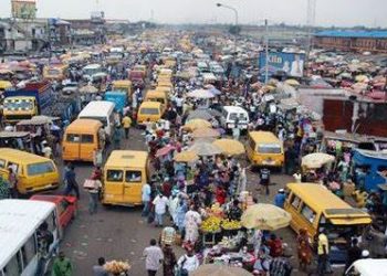 Estampida dejó más de 30 personas fallecidas durante una entrega de alimentos en Nigeria