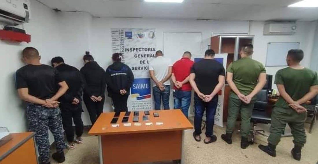 3×2: Detenidos dos funcionarios de la GNB y tres del Saime por cobrar trámites
