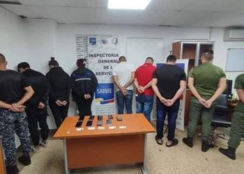 3×2: Detenidos dos funcionarios de la GNB y tres del Saime por cobrar trámites