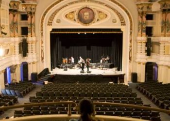 Este lunes el Teatro Baralt presenta el Conversatorio «Hacia dónde va la comunicación» (GRATIS)