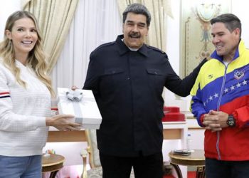 Presidente Maduro se reúne con la familia Vallenilla