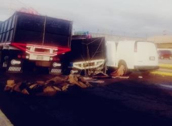 CONGESTIONADA LA C2: Camión se accidenta y colapsa la vía