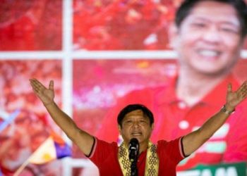 El hijo del fallecido dictador de Filipinas asume como presidente