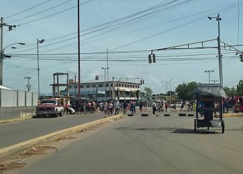 Vecinos de Milagro Norte y El Muro piden a CORPOELEC que se haga LA LUZ