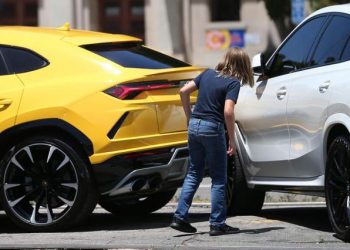 ¡URGENTE! El hijo de 10 años de Ben Affleck choca su Lamborghini contra un BMW