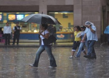 Onda tropical traerá nubosidad y lluvias en gran parte del país para este lunes