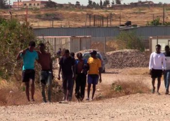 Mueren 18 migrantes en intento masivo de entrar a España desde Marruecos