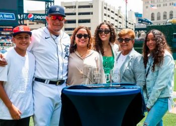 Tigres de Detroit homenajearon a Miguel Cabrera por los 3 mil hits