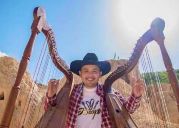 Venezolano interpreta canción de METALLICA con DOS ARPAS (+VIDEO SORPRENDENTE)