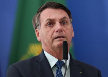 Bolsonaro critica sistema electoral de Brasil en reunión con diplomáticos