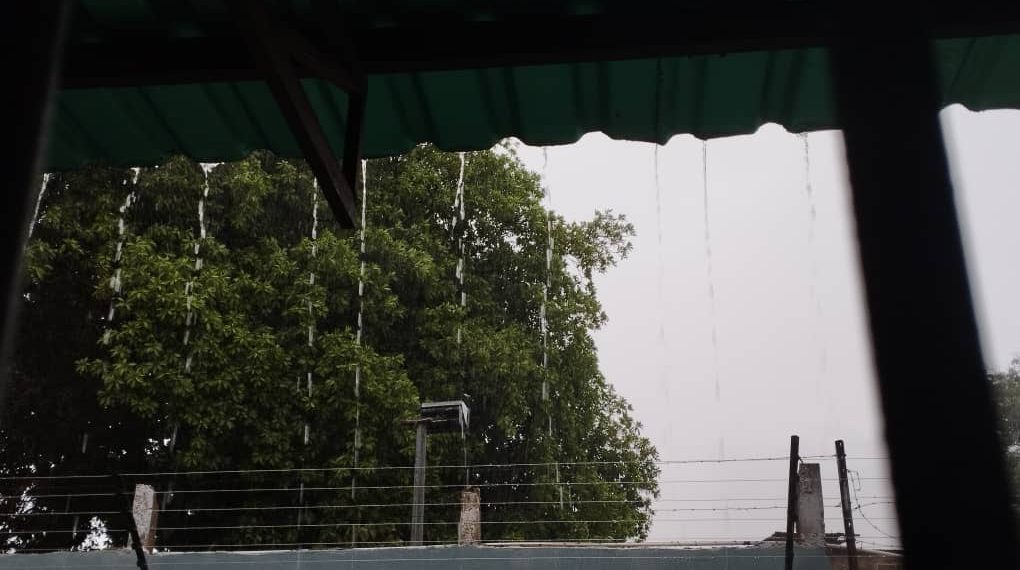 DOMINGO DE LLUVIA EN MARACAIBO: Truenos, Rayos y Centellas al mediodía