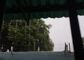 DOMINGO DE LLUVIA EN MARACAIBO: Truenos, Rayos y Centellas  al mediodía