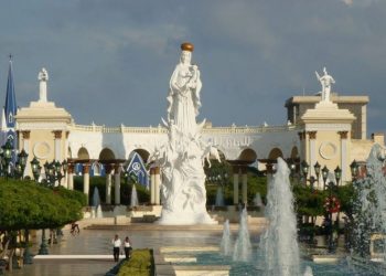 TUVO QUE VOLVER MANUEL: Sepa qué le están haciendo al Monumento de la Virgen de la Chinita (+FOTOS Y VIDEO)
