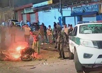 Ataque con moto bomba deja un muerto y 13 heridos en Colombia