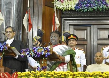 Droupadi Murmu asume oficialmente la presidencia de la India