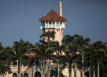 FBI registra la mansión de Donald Trump de Mar-a-Lago en Florida