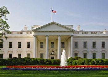 Un RAYO mata a dos personas en LA CASA BLANCA (+VIDEO)